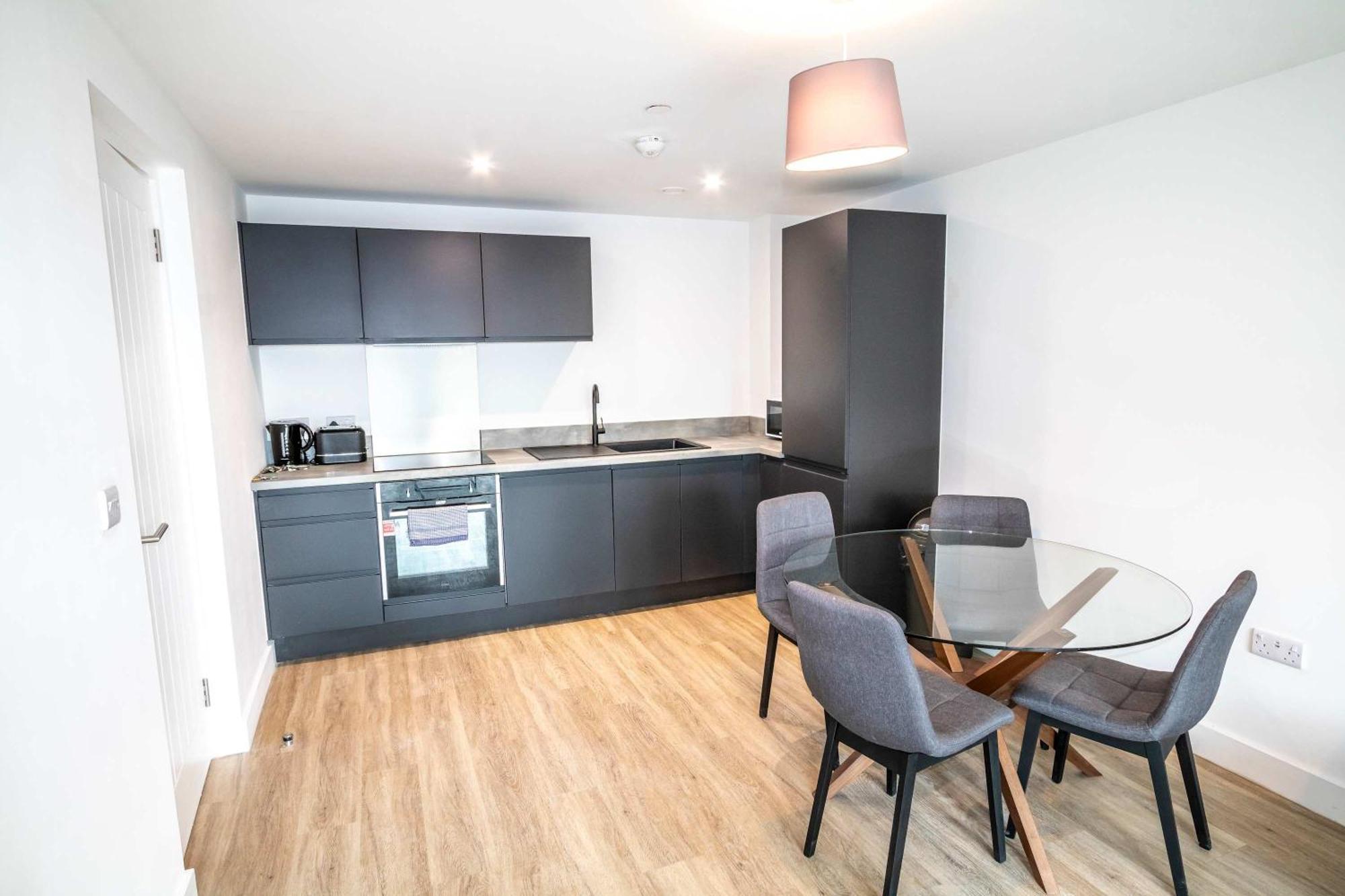 Modern & Bright 1 Bed In * Liverpool